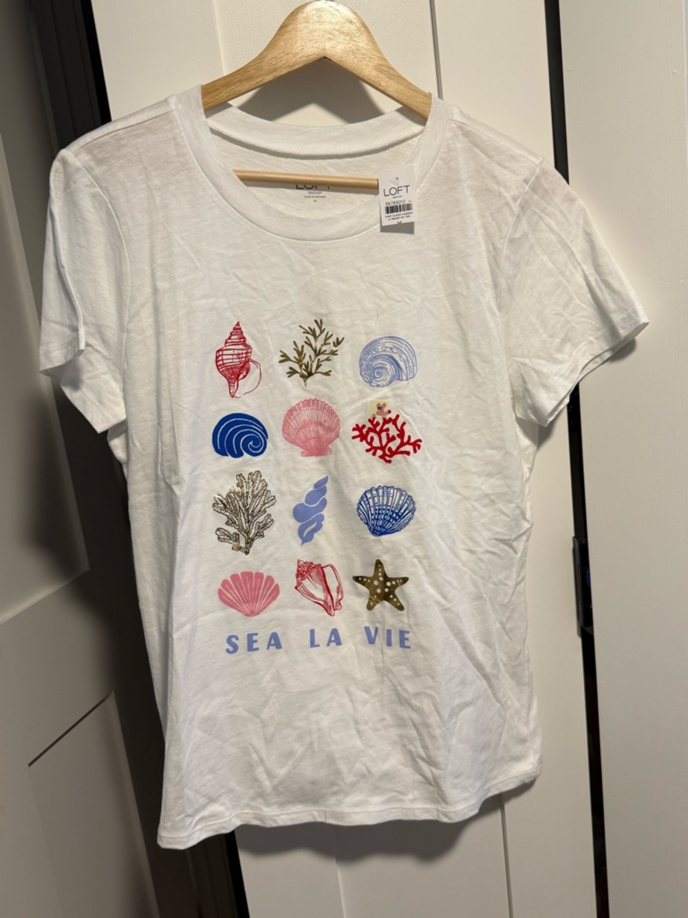 LOFT White Short Sleeve Tee with Multicolor Seashell Motif